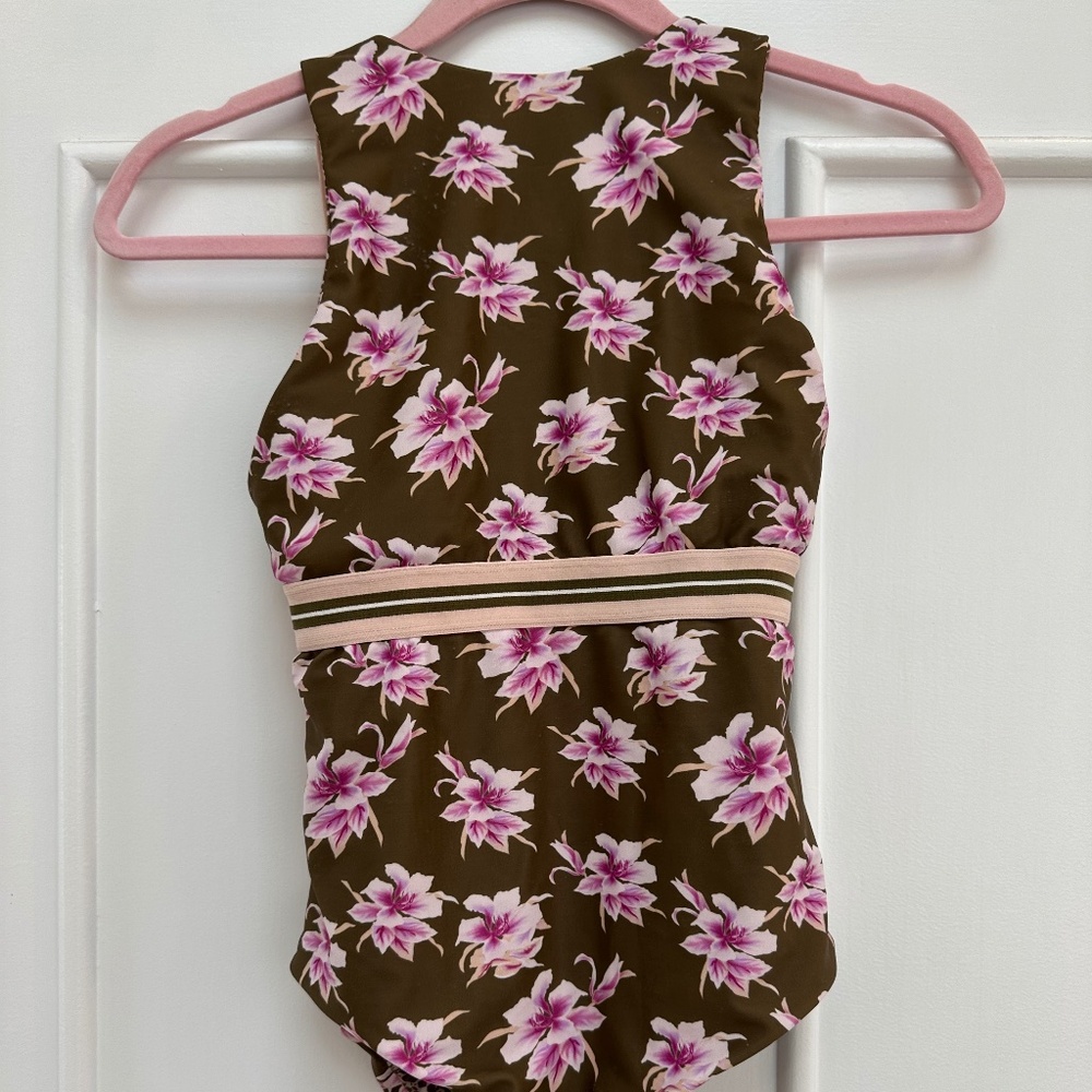 Acacia x Olympia France One Piece